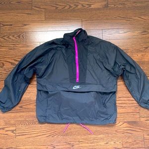 Retro inspired Nike icon clash packable windbreaker